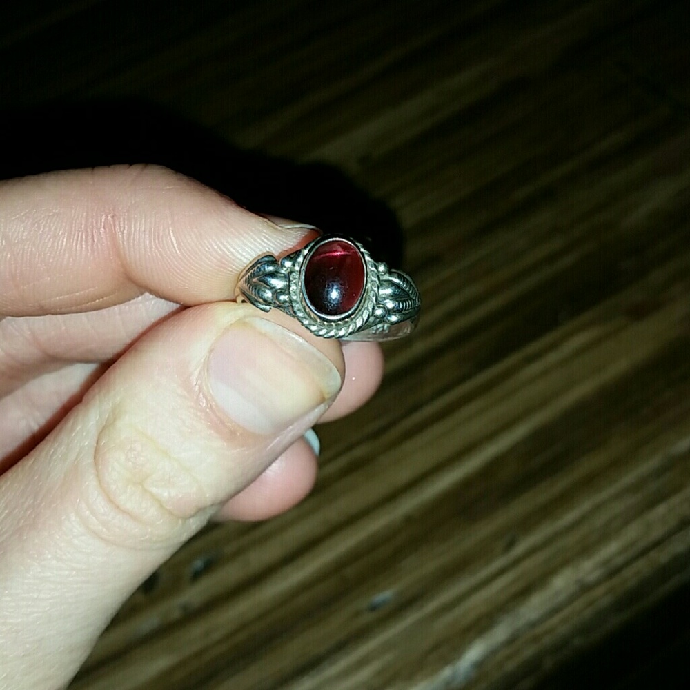 Sterling Silver Garnet ring sz 8